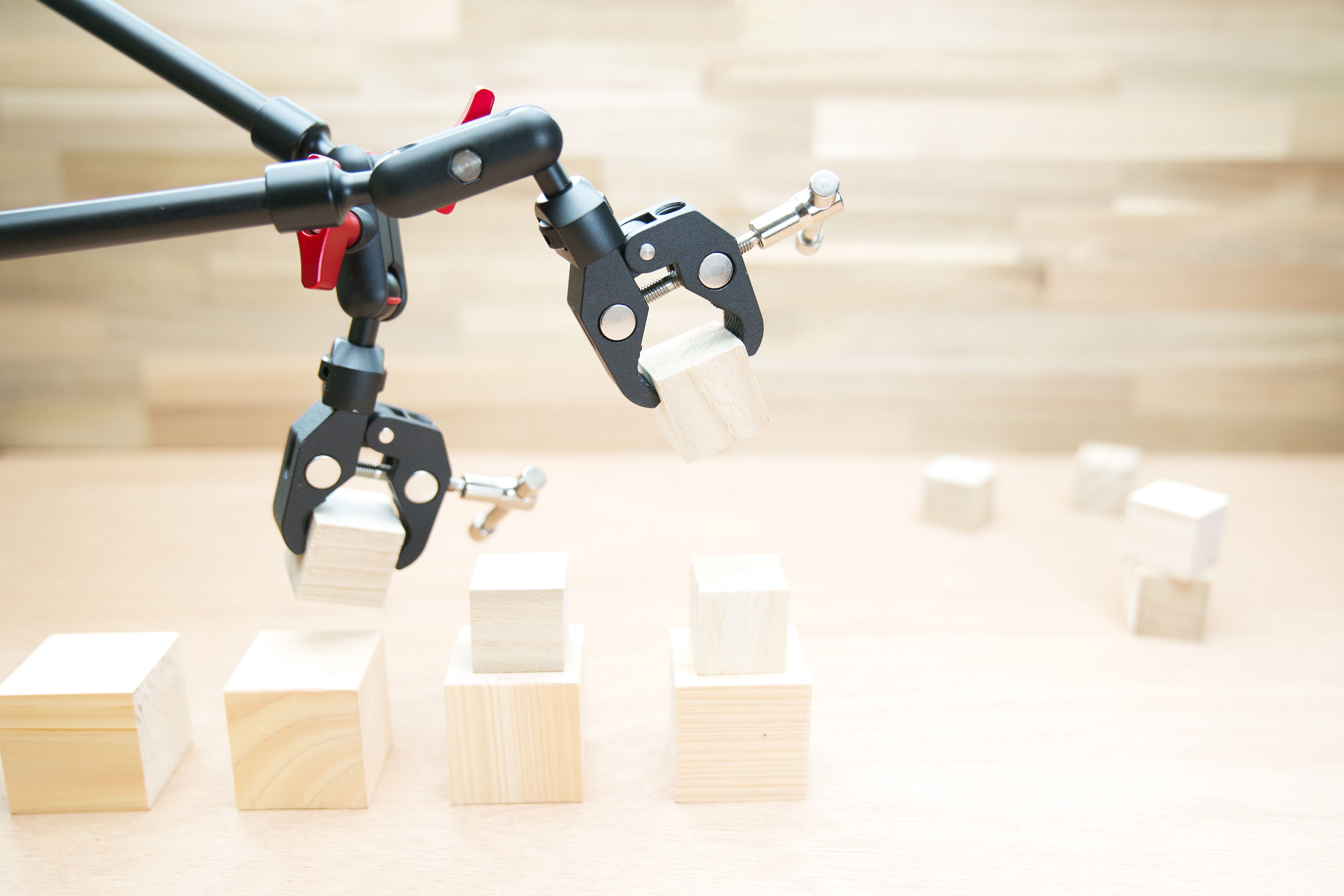 顧客業種産業用ロボット部品メーカー